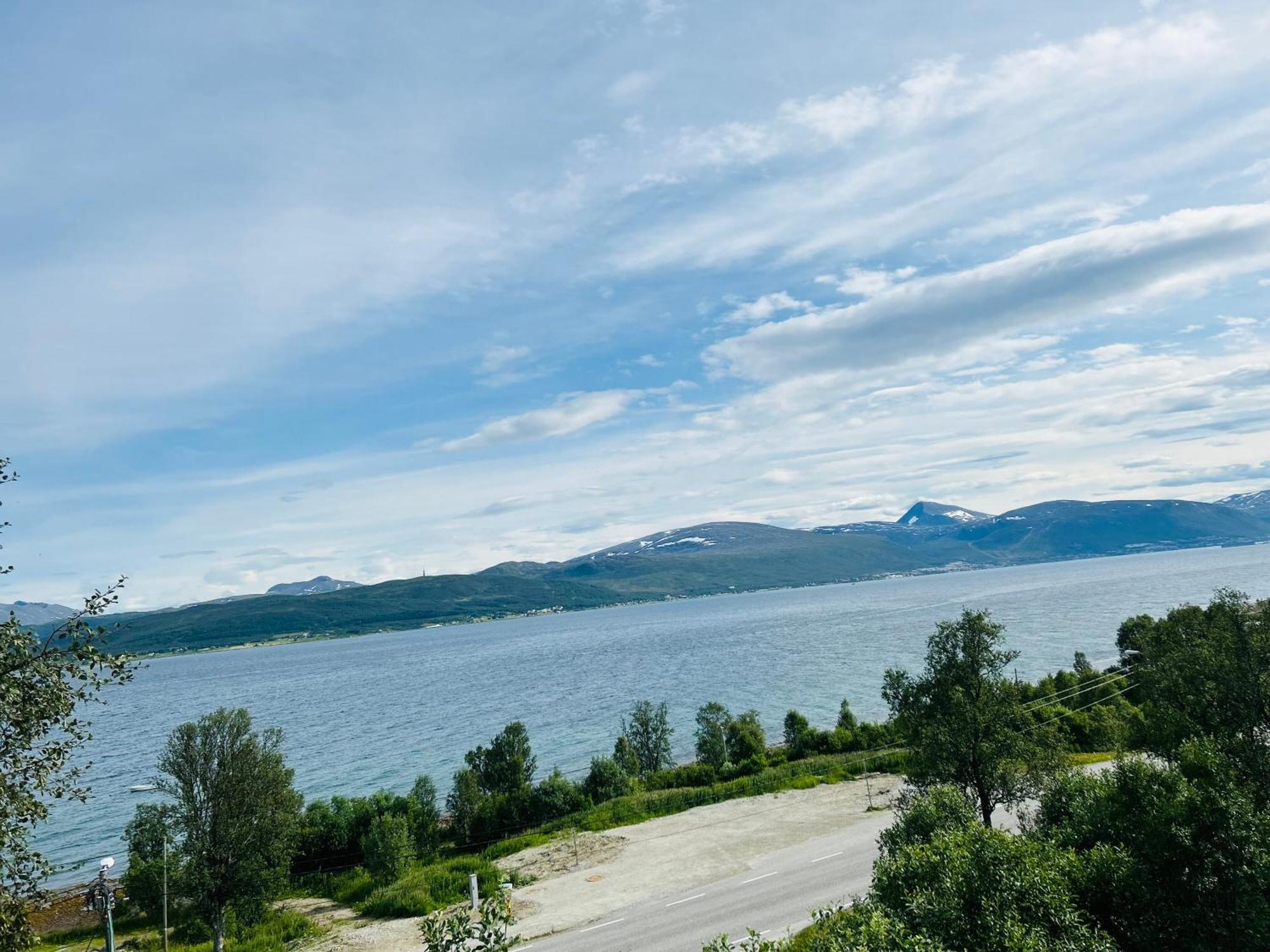 Apartment In Tromso With Sea And Mountain View Esterno foto