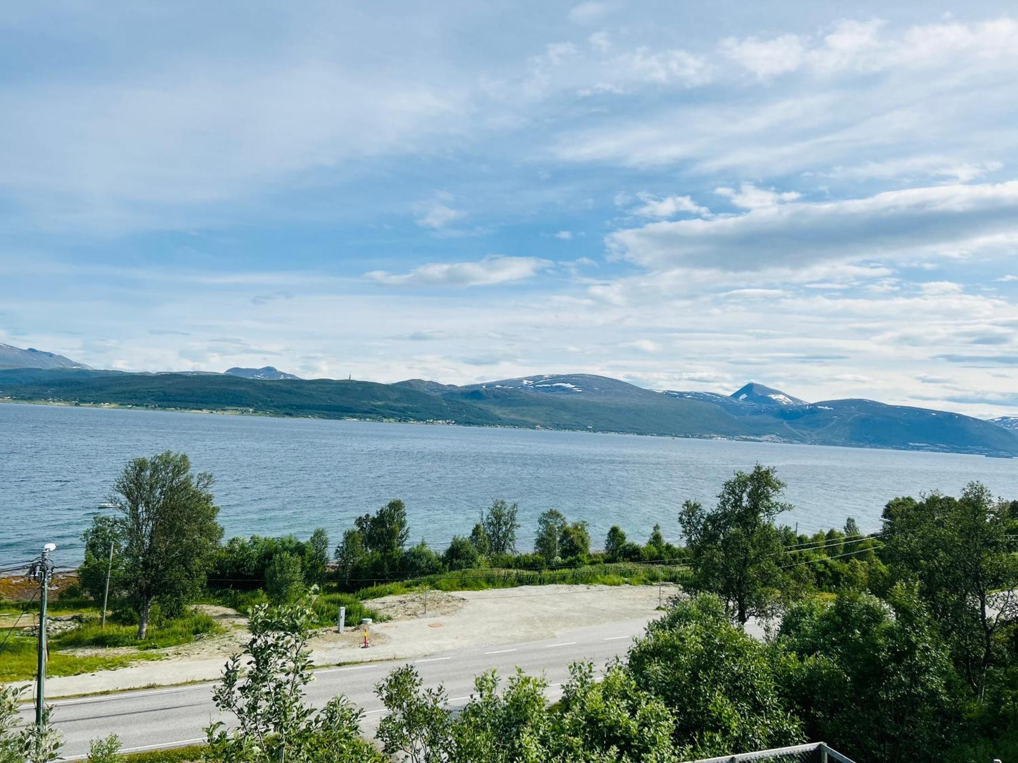 Apartment In Tromso With Sea And Mountain View Esterno foto